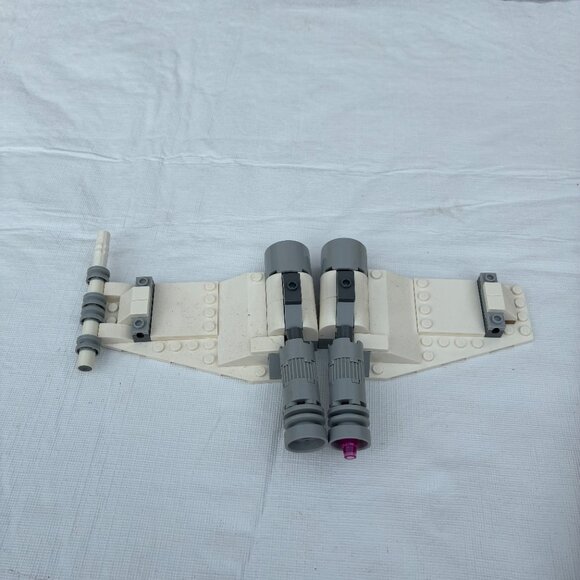 LEGO Star Wars: Luke Skywalker’s X-Wing Fighter 75301 Incomplete With Mini Figs - Picture 6 of 9